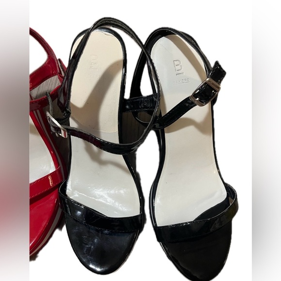 Bakers Stylish Red and Black Wedge Sandals, Size 8M - Picture 3 of 15